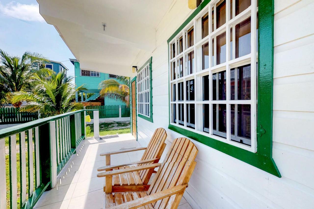 Roughrider Inn Caye Caulker Buitenkant foto